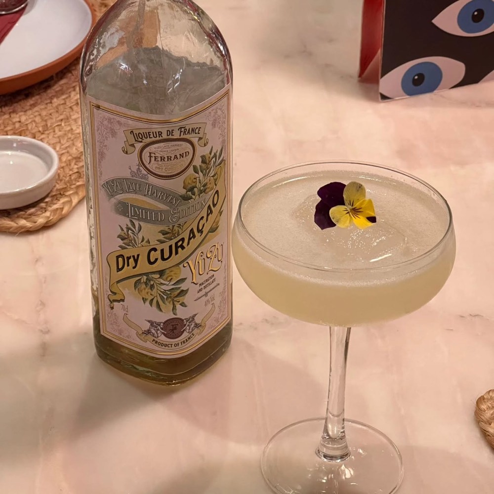 Daiquiri de yuzu em taça coupe